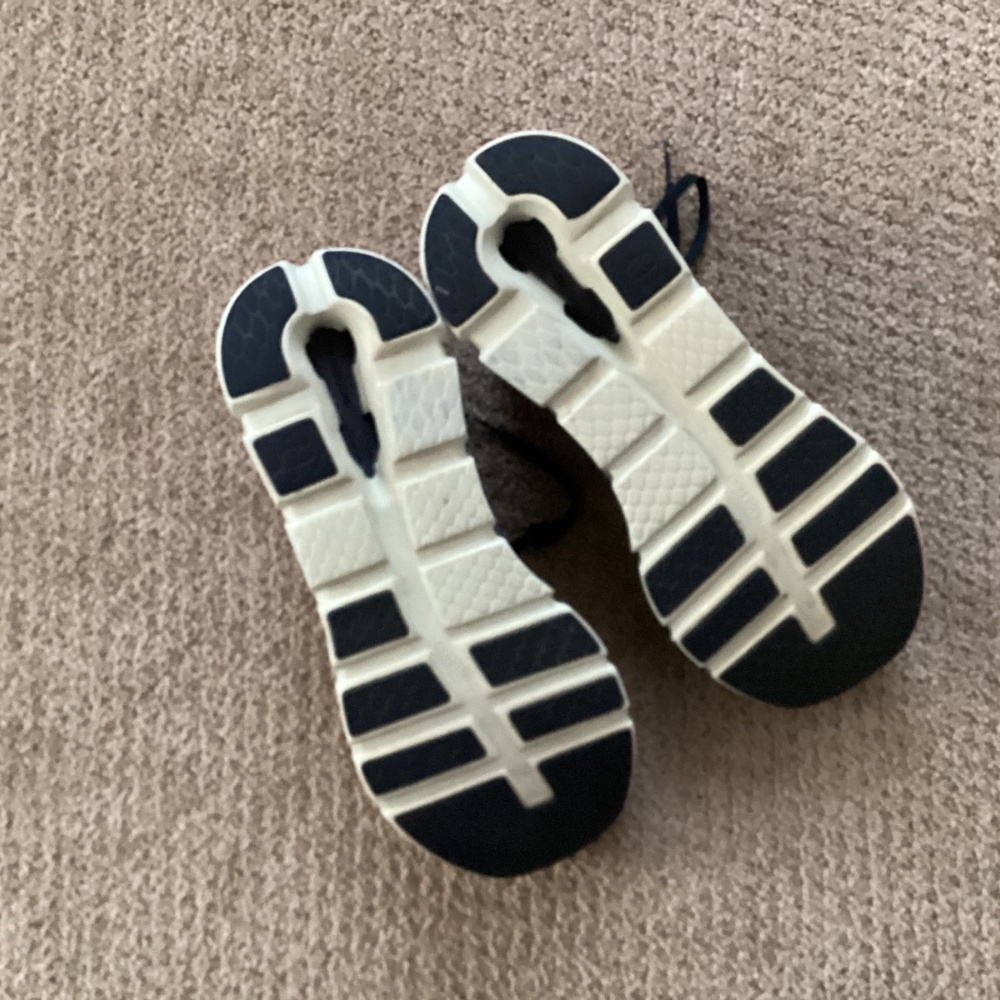 On Cloud Running Cloudrunner sneakers - image 9